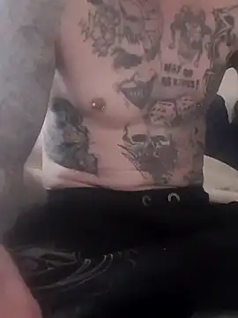 Snapshot of PIercingBoy38 chatting on 02/03/25, 01:30 PIercingBoy38 online show from 02/03/25, 01:30