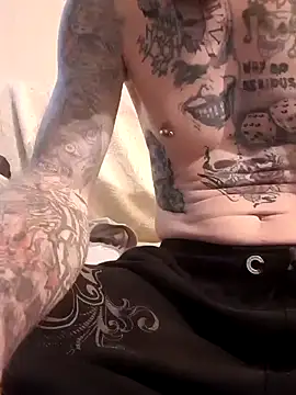 Snapshot of PIercingBoy38 chatting on 02/04/25, 02:21 PIercingBoy38 online show from 02/04/25, 02:21