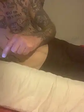 Snapshot of PIercingBoy38 chatting on 02/17/25, 09:52 PIercingBoy38 online show from 02/17/25, 09:52