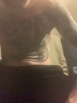 Snapshot of PIercingBoy38 chatting on 03/07/25, 11:38 PIercingBoy38 online show from 03/07/25, 11:38