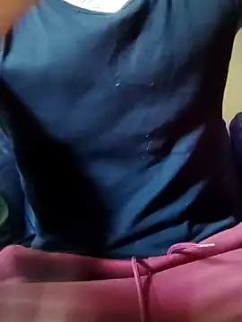 Snapshot of PIercingBoy38 chatting on 10/28/25, 11:36 PIercingBoy38 online show from 10/28/25, 11:36