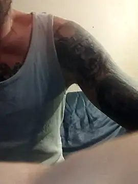 Snapshot of PIercingBoy38 chatting on 11/02/25, 07:27 PIercingBoy38 online show from 11/02/25, 07:27