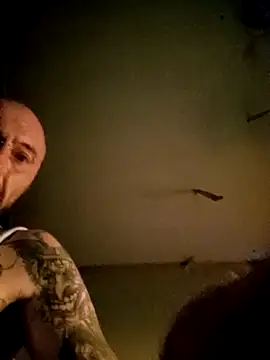 Snapshot of PIercingBoy38 chatting on 11/16/25, 02:06 PIercingBoy38 online show from 11/16/25, 02:06