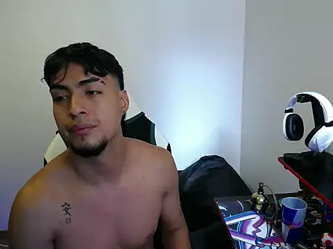 Snapshot of matias_bianco chatting on 11/16/25, 08:25 matias bianco online show from 11/16/25, 08:25