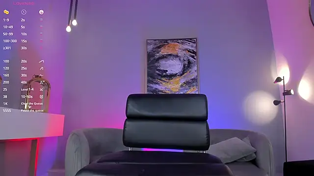 Snapshot of LizzHamilton__ chatting on 01/07/25, 01:06 LizzHamilton online show from 01/07/25, 01:06