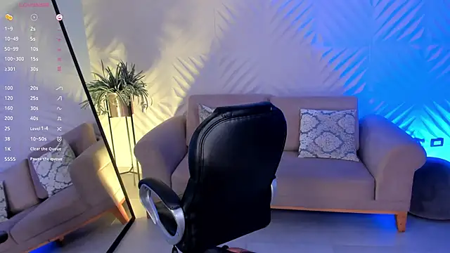 Snapshot of LizzHamilton__ chatting on 01/31/25, 02:58 LizzHamilton online show from 01/31/25, 02:58