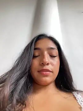 Snapshot of Bellafr chatting on 12/24/24, 06:17 Bellafr online show from 12/24/24, 06:17