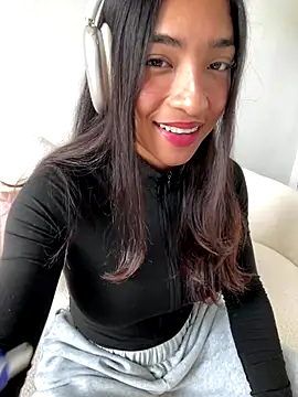 Snapshot of Bellafr chatting on 10/15/25, 09:20 Bellafr online show from 10/15/25, 09:20