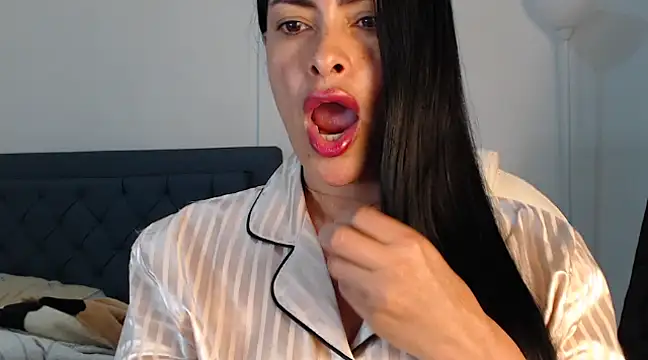 Snapshot of susana07 chatting on 01/26/25, 01:47 susana07 online show from 01/26/25, 01:47