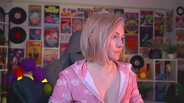 ReiYosimoto online show from 12/07/24, 06:04