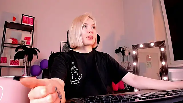 ReiYosimoto online show from 01/18/25, 02:33