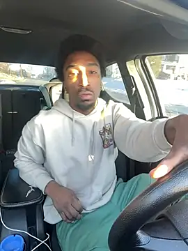 Snapshot of LawrenceBanques chatting on 01/19/25, 10:17 LawrenceBanques online show from 01/19/25, 10:17