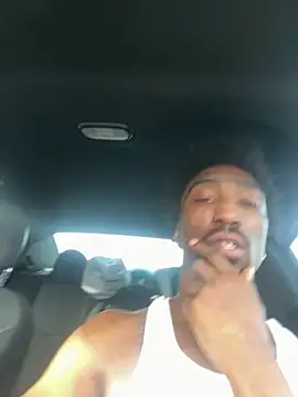 Snapshot of LawrenceBanques chatting on 03/18/25, 10:26 LawrenceBanques online show from 03/18/25, 10:26