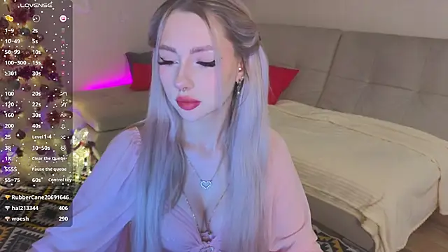 Snapshot of Lexitey chatting on 12/20/24, 10:05 Lexitey online show from 12/20/24, 10:05