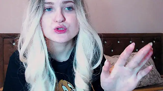 Sara4uu online show from 02/08/25, 11:55