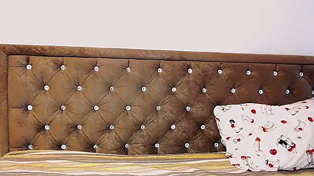 Sara4uu online show from 11/02/25, 07:22