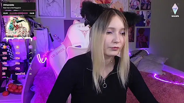Snapshot of Evie_Ro chatting on 12/20/24, 11:16 Evie Ro online show from 12/20/24, 11:16