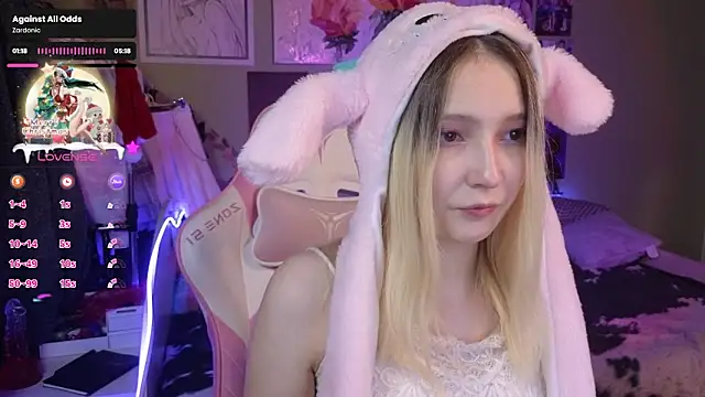 Snapshot of Evie_Ro chatting on 01/05/25, 11:22 Evie Ro online show from 01/05/25, 11:22