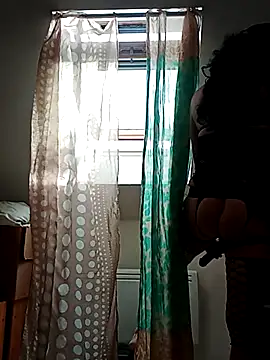 Snapshot of JOHANNA9MOI02 chatting on 11/10/25, 11:53 JOHANNA9MOI02 online show from 11/10/25, 11:53