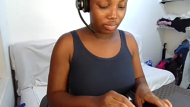 Ashaichious online show from 02/14/25, 01:34