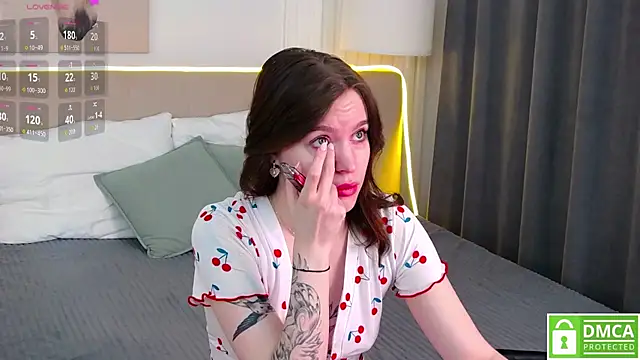 Snapshot of AmaliaBell chatting on 09/26/25, 01:04 AmaliaBell online show from 09/26/25, 01:04