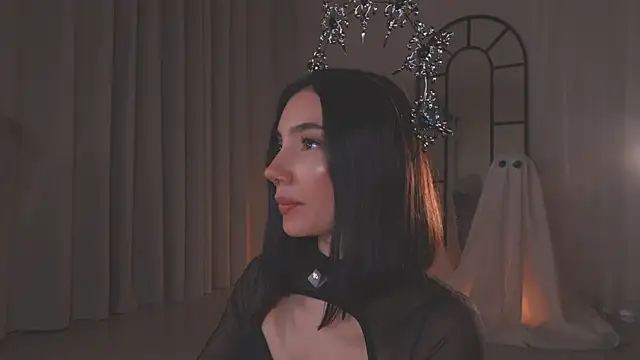 Snapshot of AmyArmstrong chatting on 10/11/25, 12:43 AmyArmstrong online show from 10/11/25, 12:43