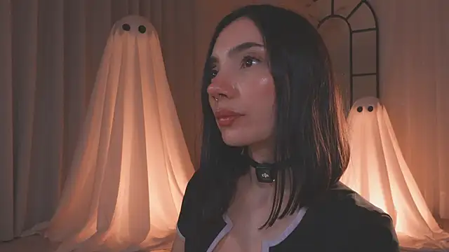 Snapshot of AmyArmstrong chatting on 10/18/25, 12:13 AmyArmstrong online show from 10/18/25, 12:13