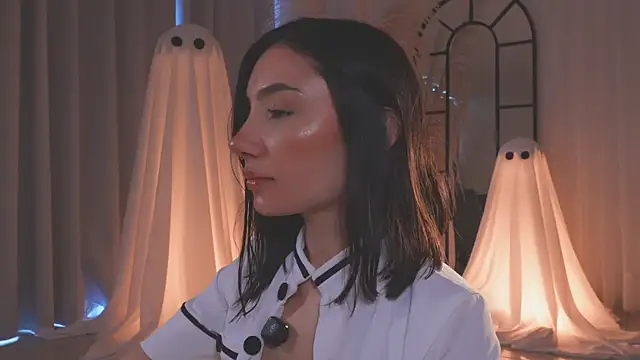 Snapshot of AmyArmstrong chatting on 10/18/25, 09:04 AmyArmstrong online show from 10/18/25, 09:04