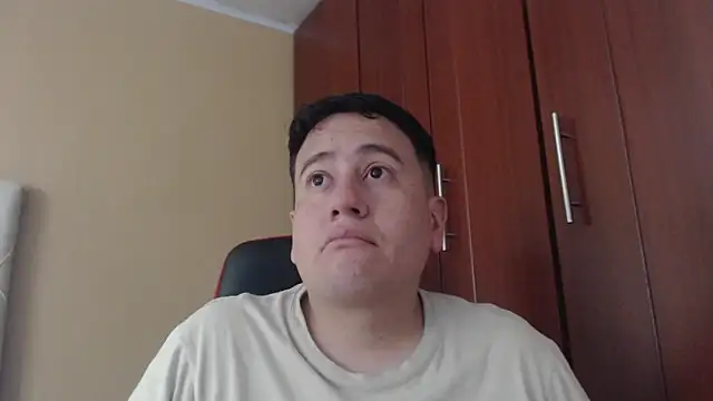 Snapshot of oliver_price1 chatting on 03/13/25, 11:27 oliver price1 online show from 03/13/25, 11:27