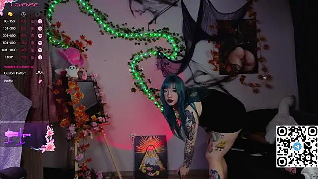 Snapshot of Silvia_Santorskii chatting on 10/20/25, 07:31 Silvia Santorskii online show from 10/20/25, 07:31