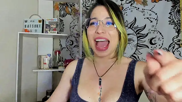 Snapshot of Laughing_Naty chatting on 10/09/25, 06:11 Laughing Naty online show from 10/09/25, 06:11