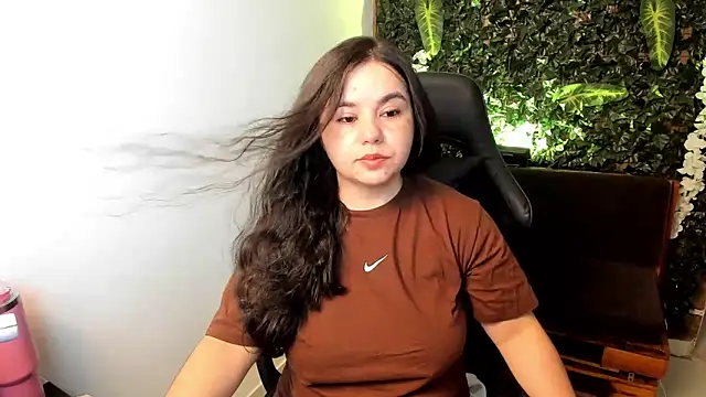 Snapshot of ainohacarter_89 chatting on 03/18/25, 10:57 ainohacarter 89 online show from 03/18/25, 10:57
