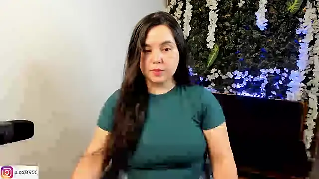 Snapshot of ainohacarter_89 chatting on 11/06/25, 01:39 ainohacarter 89 online show from 11/06/25, 01:39