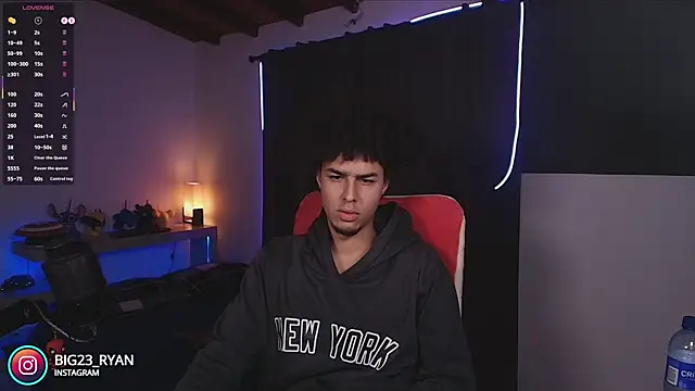 bigryann23 online show from 10/11/25, 12:21